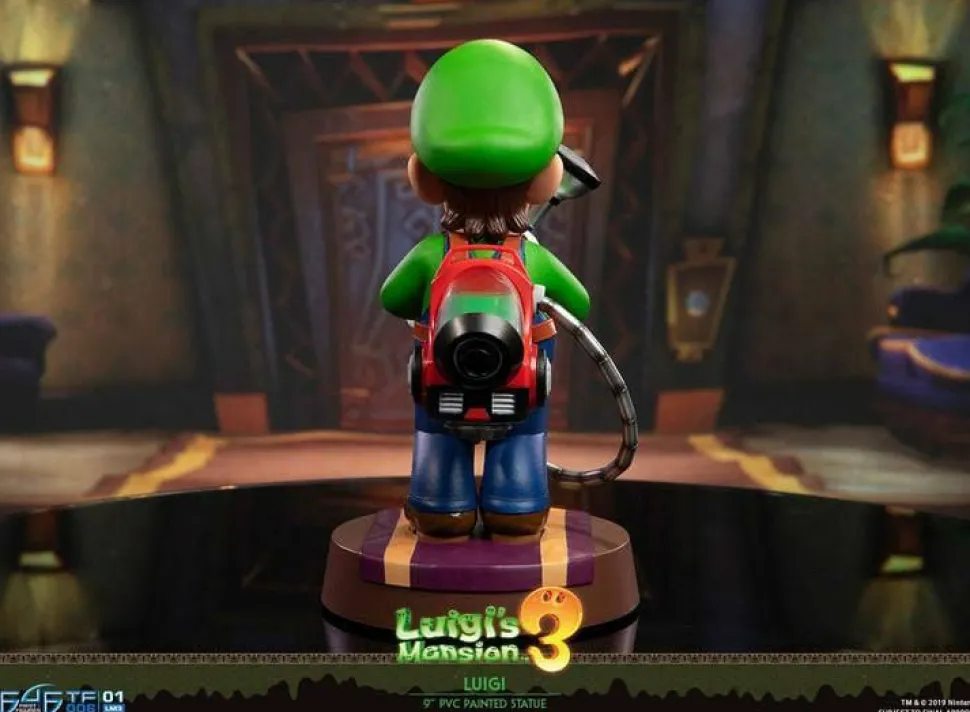 Luigi’s Mansion 3 - Luigi 9” PVC Statue