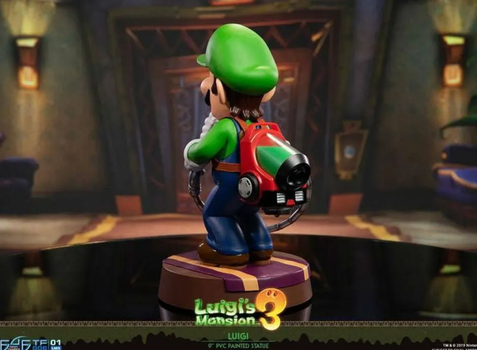 Luigi’s Mansion 3 - Luigi 9” PVC Statue
