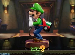 Luigi’s Mansion 3 - Luigi 9” PVC Statue