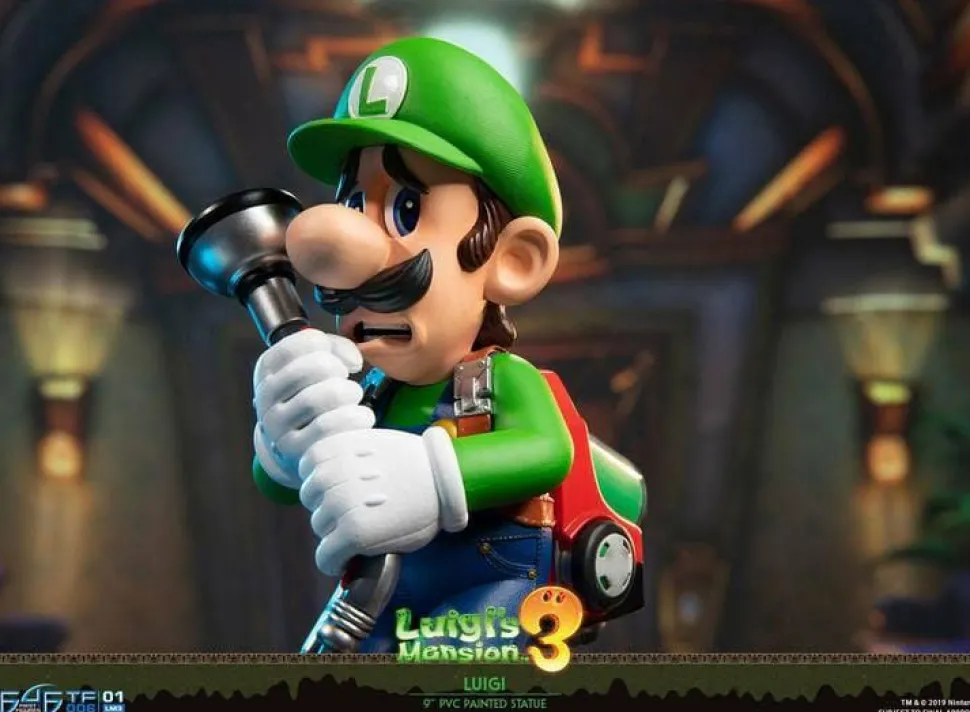 Luigi’s Mansion 3 - Luigi 9” PVC Statue