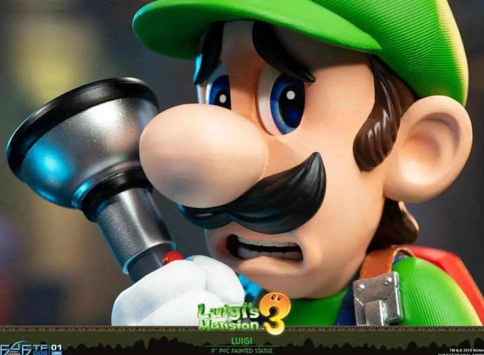Luigi’s Mansion 3 - Luigi 9” PVC Statue