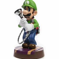Luigi’s Mansion 3 - Luigi 9” PVC Statue