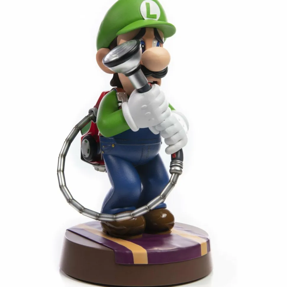 Luigi’s Mansion 3 - Luigi 9” PVC Statue