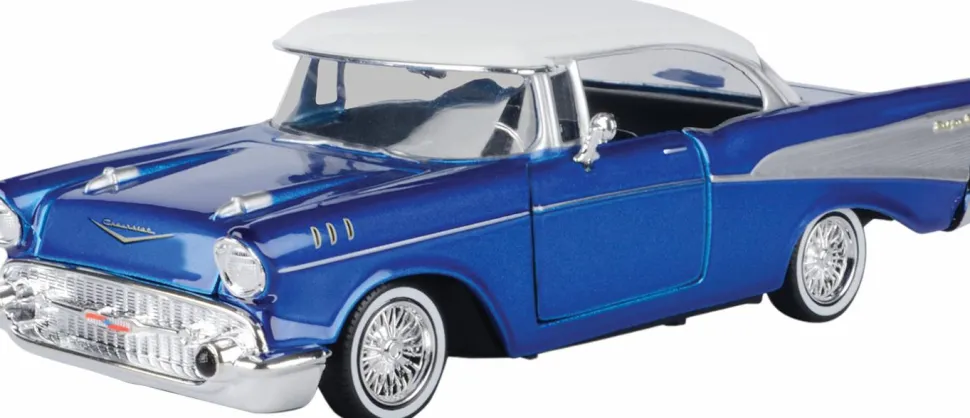 Motormax - 1957 Chevy Bel Air with Visor Get Low Collection 1/24th Scale Die-Cast Vehicle Replica