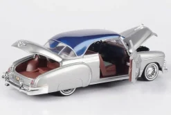 Motormax - 1950 Chevy Bel Air Get Low Collection 1/24th Scale Die-Cast Vehicle Replica