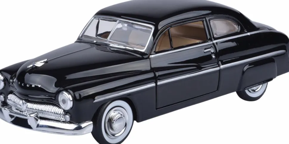 Motormax - Black 1949 Mercury Coupe Timeless Legends Collection 1/24th Scale Die-Cast Vehicle Replica