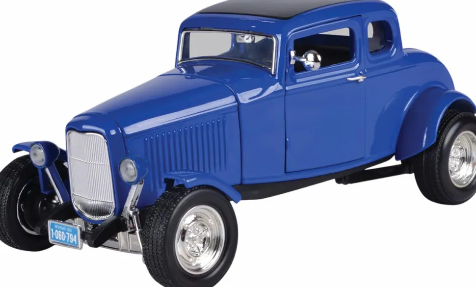 Motormax - Blue 1932 Ford Five-Window Coupe Timeless Legends Collection 1/18th Scale Die-Cast Vehicle Replica