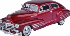 Motormax - Red 1948 Chevy Aerosedan Fleetline Timeless Legends Collection 1/24th Scale Die-Cast Vehicle Replica