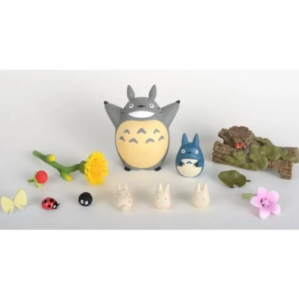 My Neighbor Totoro - Totoro with Flowers Nosechara PVC Stacking Figure
