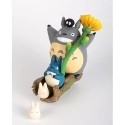 My Neighbor Totoro - Totoro with Flowers Nosechara PVC Stacking Figure