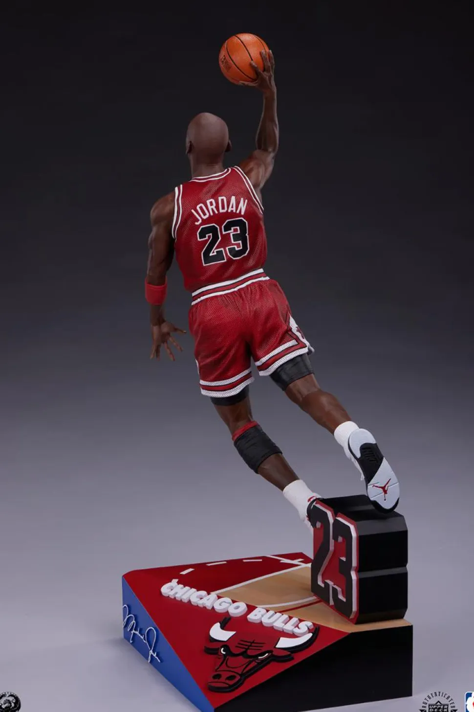 NBA Basketball - Michael Jordan 1/4th Scale Statue