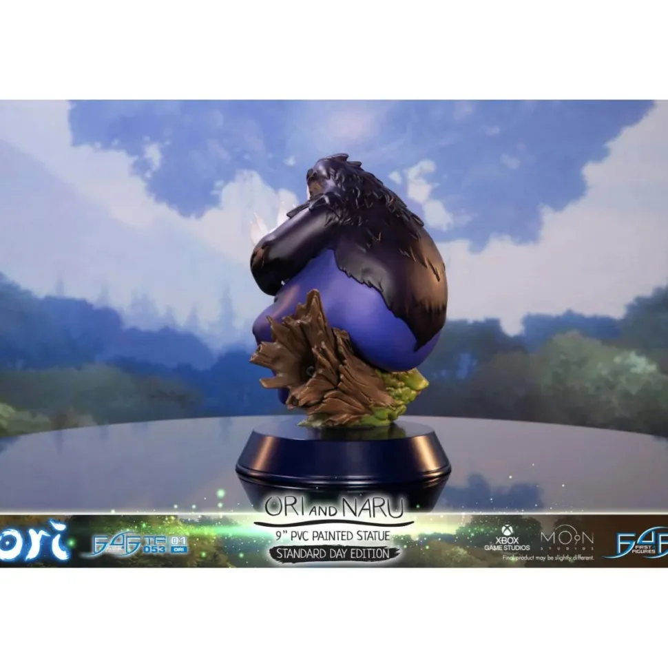 Ori and the Blind Forest - Ori and Naru Day Variant 8” PVC Statue