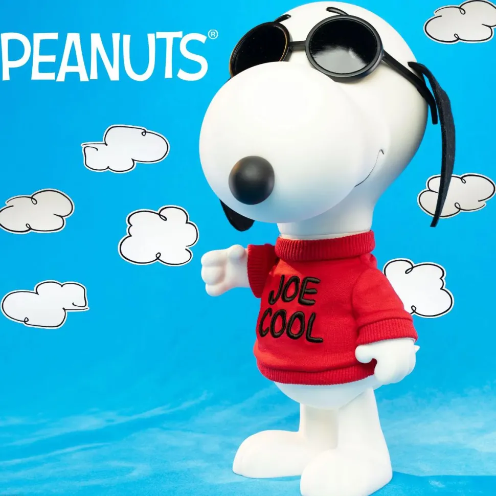 Peanuts - Joe Cool Snoopy SuperSize 12" Vinyl Figure