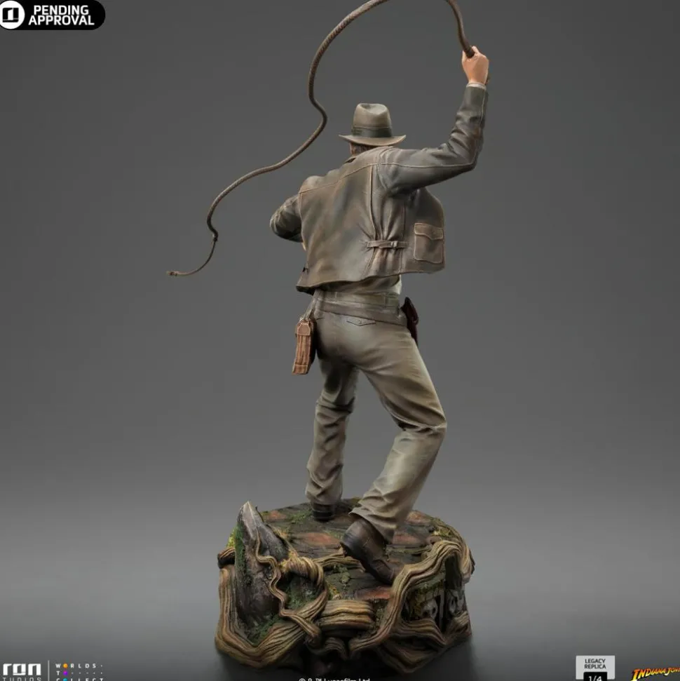 Raiders of the Lost Ark (1981) - Indiana Jones Legacy 1/4 Scale Statue