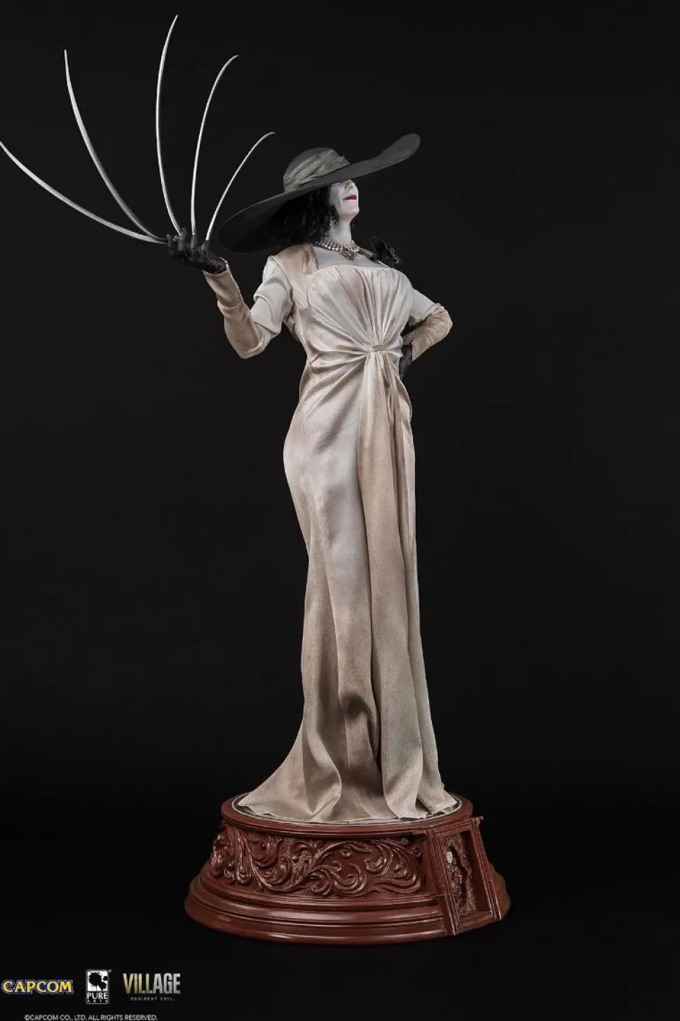 Resident Evil Village - Lady Dimitrescu 1/4 Scale Statue