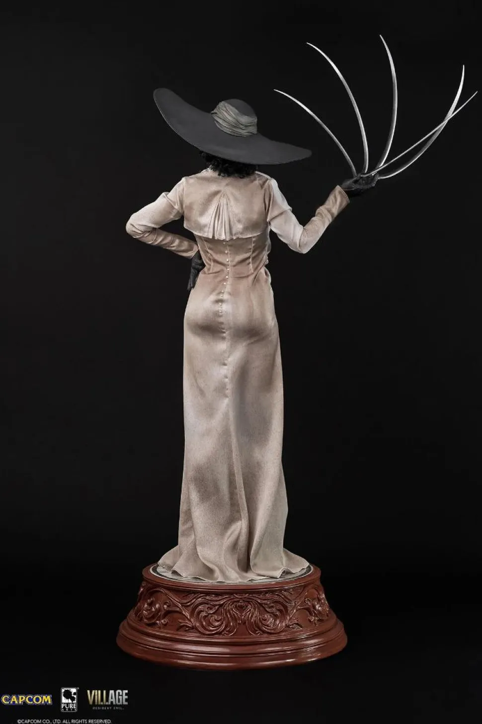 Resident Evil Village - Lady Dimitrescu 1/4 Scale Statue