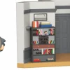 Seinfeld - Uncle Leo with Jerry’s Apartment Diorama Mini Moments Vinyl Figure
