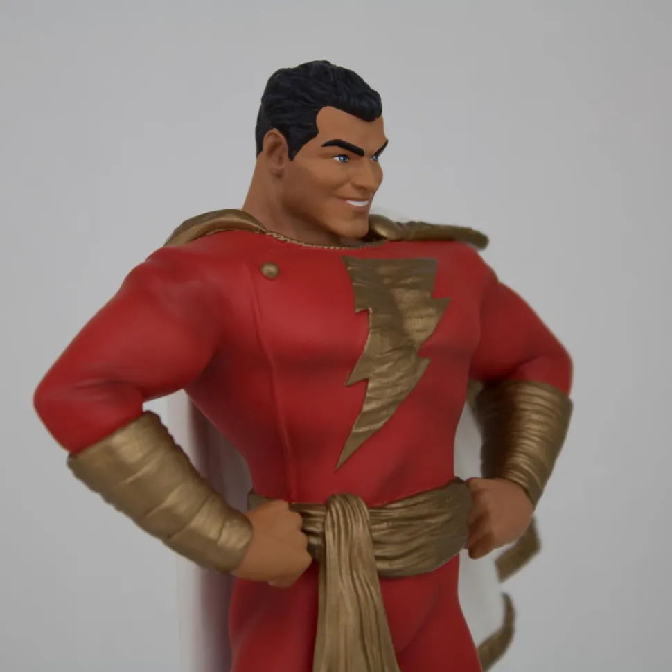Shazam! - Shazam 1/9th Scale Statue