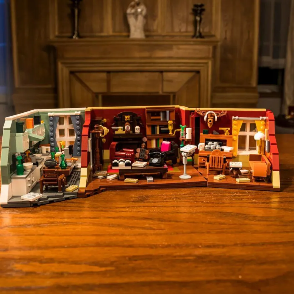 Sherlock Holmes - 221B Baker Street Building Block Construction Set (1088 Pieces)