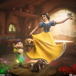 Snow White and the Seven Dwarfs (1937) - Snow White and Dopey 1/10th Scale Statue
