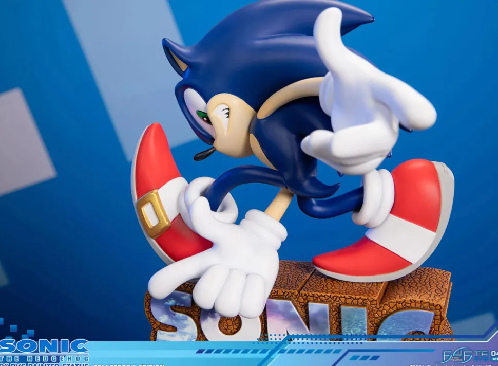 Sonic Adventure - Sonic the Hedgehog Deluxe 8” PVC Statue