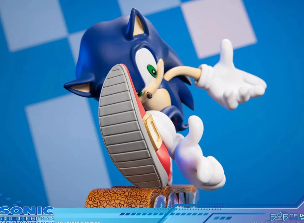 Sonic Adventure - Sonic the Hedgehog Deluxe 8” PVC Statue