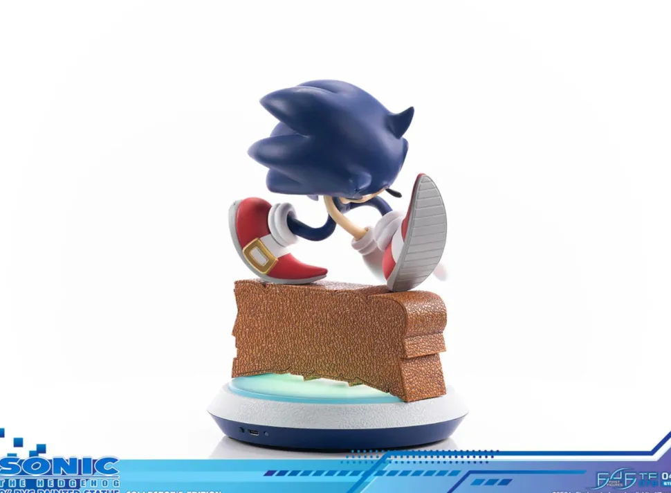 Sonic Adventure - Sonic the Hedgehog Deluxe 8” PVC Statue