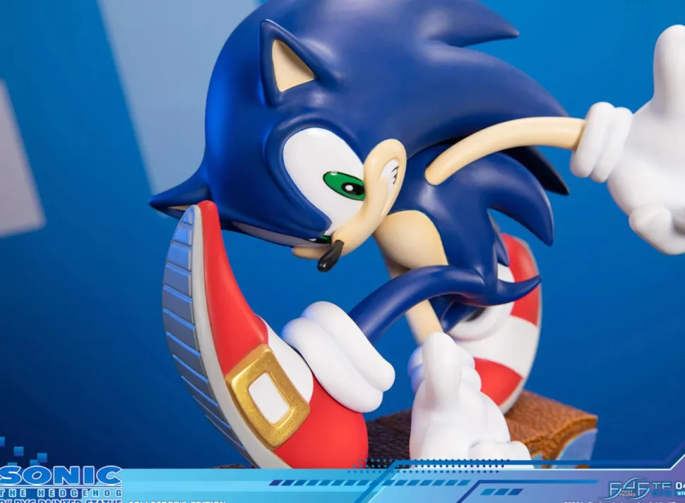Sonic Adventure - Sonic the Hedgehog Deluxe 8” PVC Statue
