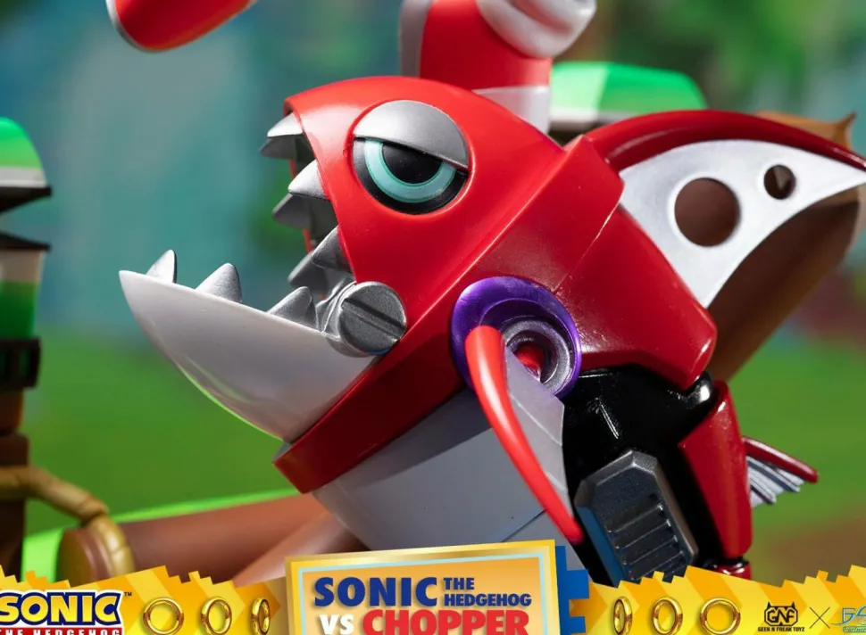 Sonic the Hedgehog - Sonic the Hedgehog vs Chopper 11” Diorama Statue