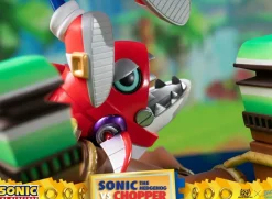 Sonic the Hedgehog - Sonic the Hedgehog vs Chopper 11” Diorama Statue