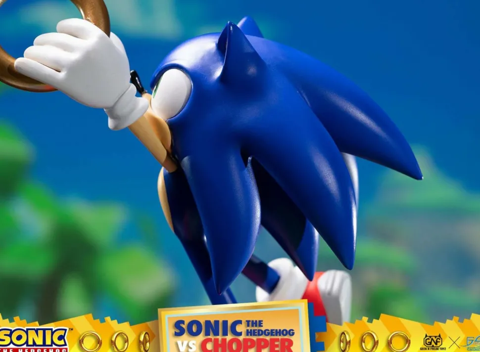 Sonic the Hedgehog - Sonic the Hedgehog vs Chopper 11” Diorama Statue