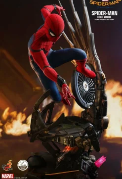 Spider-Man: Homecoming - Spider-Man Deluxe 1/4 Scale Hot Toys Action Figure
