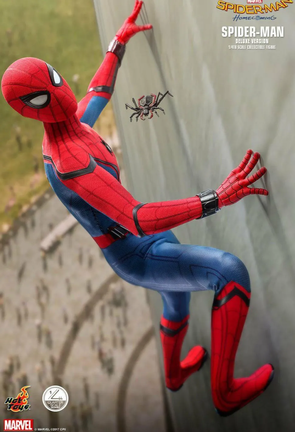 Spider-Man: Homecoming - Spider-Man Deluxe 1/4 Scale Hot Toys Action Figure