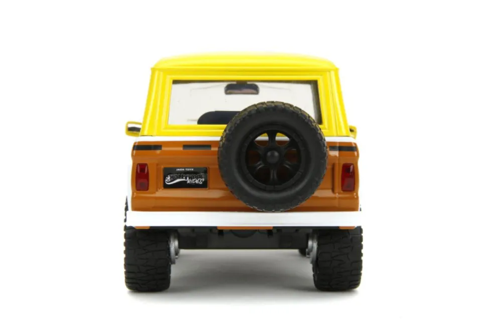 SpongeBob SquarePants - SpongeBob with 1973 Ford Bronco Hollywood Rides 1/24th Scale Die-Cast Vehicle Replica