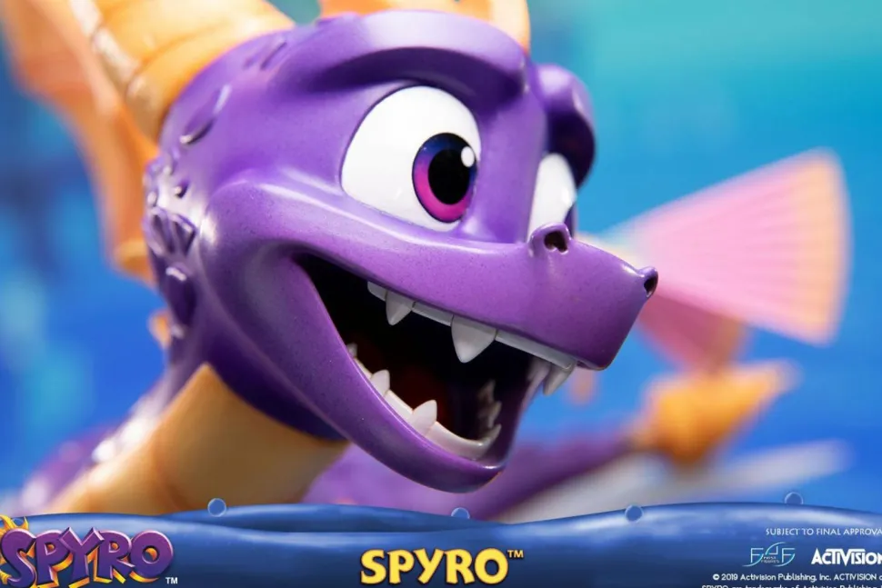 Spyro Reignited - Spyro the Dragon 17” Diorama Statue