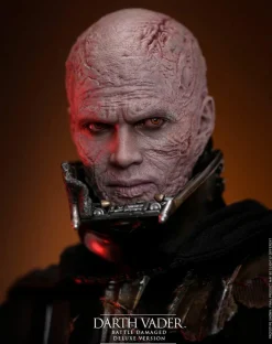 Star Wars - Darth Vader (Battle Damaged) Deluxe 1/6th Scale Hot Toys Action Figure