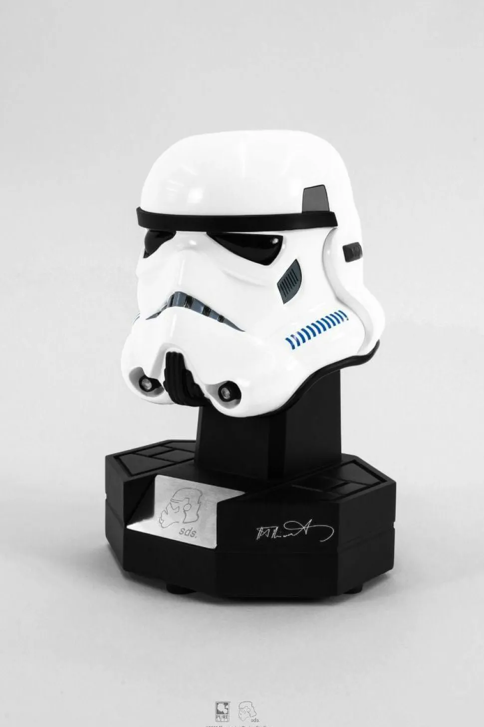 Star Wars Episode IV: A New Hope - Original Stormtrooper 1/3 Scale Helmet