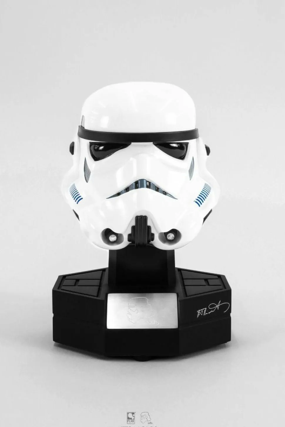 Star Wars Episode IV: A New Hope - Original Stormtrooper 1/3 Scale Helmet