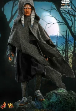 Star Wars: The Mandalorian - Ahsoka Tano 1/6th Scale Hot Toys Action Figure