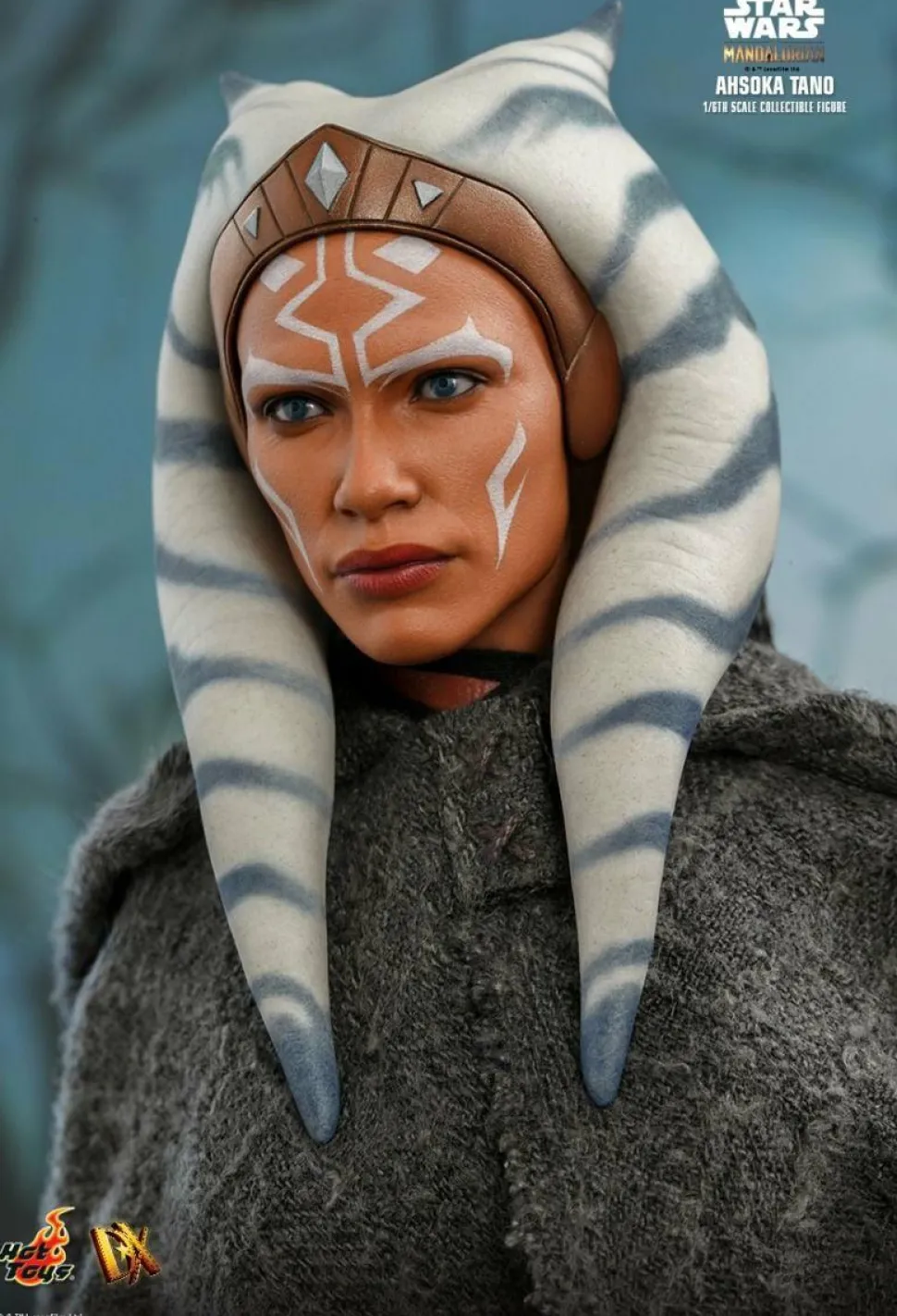 Star Wars: The Mandalorian - Ahsoka Tano 1/6th Scale Hot Toys Action Figure