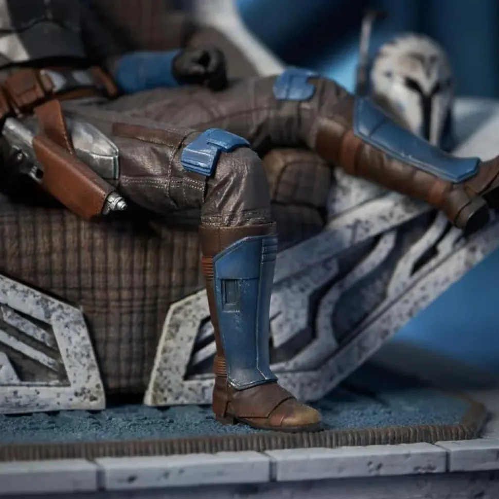 Star Wars: The Mandalorian - Bo-Katan on Throne Premier Collection 1/7th Scale Statue