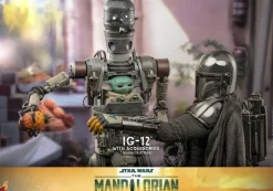 Star Wars: The Mandalorian - IG-12 with Accessories 1/6th Scale Hot Toys Action Figure