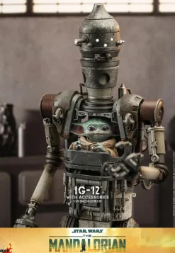 Star Wars: The Mandalorian - IG-12 with Accessories 1/6th Scale Hot Toys Action Figure