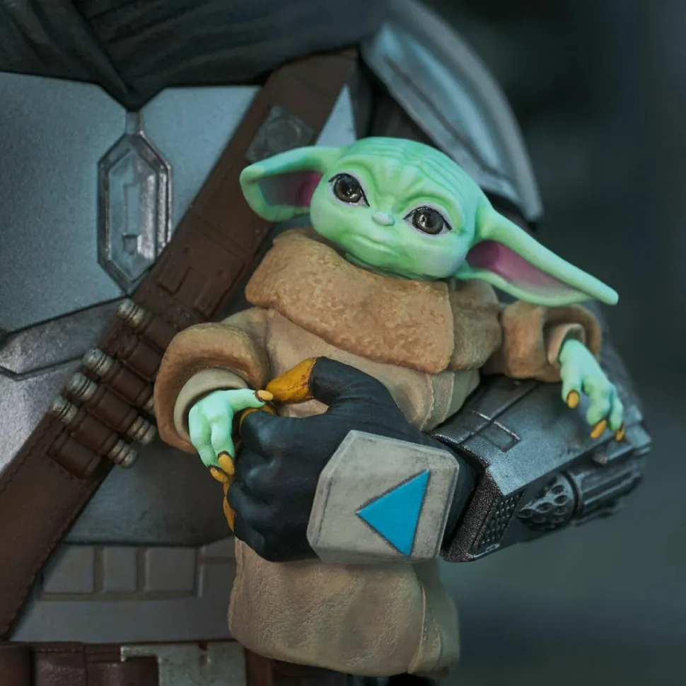 Star Wars: The Mandalorian - Din Djarin with Grogu 1/6th Scale Bust