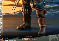 Star Wars: The Mandalorian - The Mandalorian & The Child 1/4 Scale Hot Toys Action Figure 2-Pack (Int Sales Only)