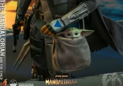 Star Wars: The Mandalorian - The Mandalorian & The Child 1/4 Scale Hot Toys Action Figure 2-Pack (Int Sales Only)
