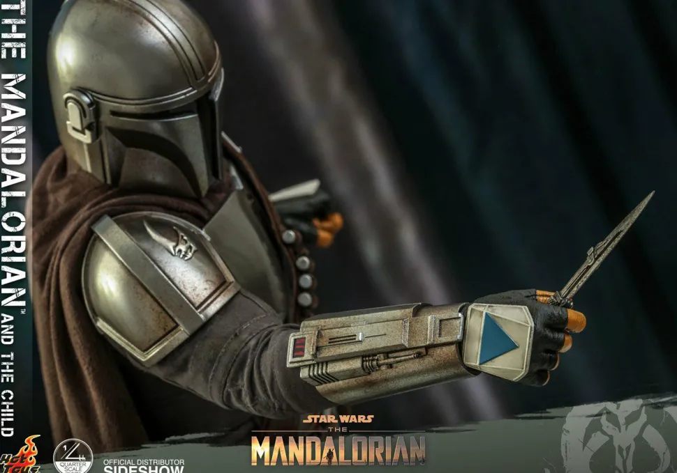 Star Wars: The Mandalorian - The Mandalorian & The Child 1/4 Scale Hot Toys Action Figure 2-Pack (Int Sales Only)
