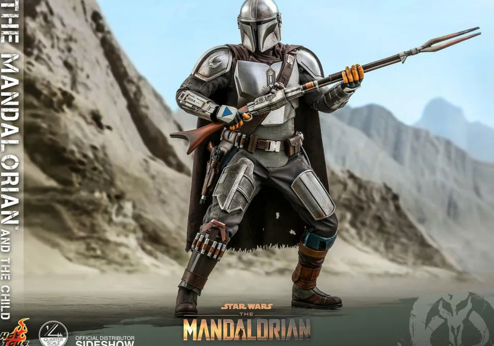 Star Wars: The Mandalorian - The Mandalorian & The Child 1/4 Scale Hot Toys Action Figure 2-Pack (Int Sales Only)