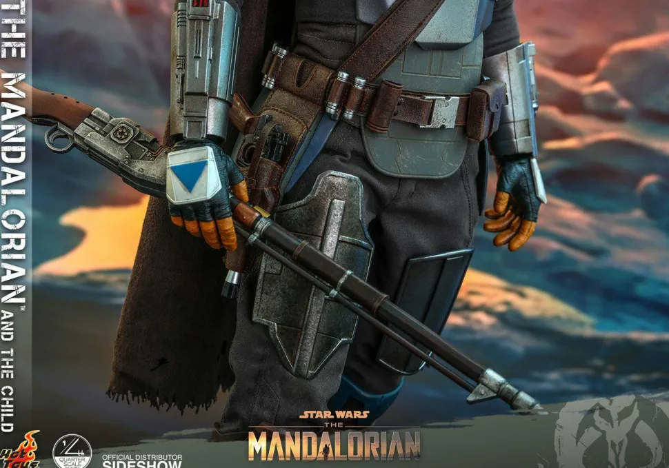 Star Wars: The Mandalorian - The Mandalorian & The Child 1/4 Scale Hot Toys Action Figure 2-Pack (Int Sales Only)
