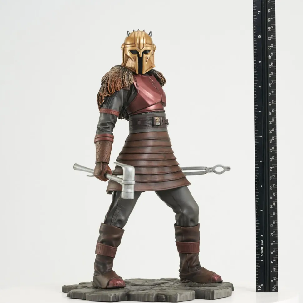 Star Wars: The Mandalorian - The Armorer 10” Statue